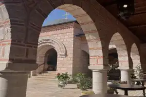 Из Уфы — к монастырю «Святые кустики», ГЭС и природным сокровищам Башкирии