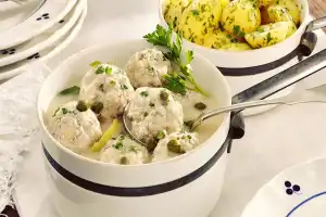 Калининград: город длинной колбасы, клопсов, строганины и марципана