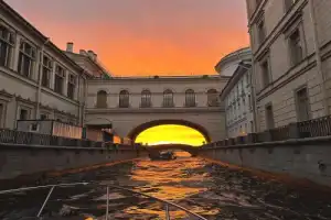 Прогулка на катере: эффектные виды Петербурга с воды