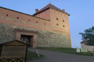 Замки Беларуси: Мир, Несвиж, Новогрудок, Любча и Лида - 9