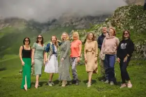 По Северной Осетии с фотографом: три ущелья, лавочка счастья и Мидаграбинское озеро - 25