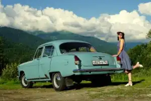 Горы, закат, ретроавтомобиль, эффектные снимки - 13