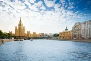 Кремлёвская обзорная прогулка по центру Москвы от парка «Зарядье» Кремлёвская обзорная прогулка по центру Москвы от парка «Зарядье»