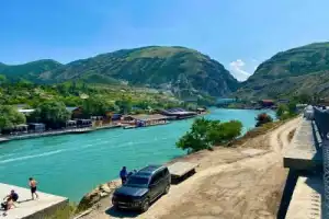 Сулакский каньон, бархан Сарыкум и пещера Нохъо (из Избербаша) Сулакский каньон, бархан Сарыкум и пещера Нохъо (из Избербаша)
