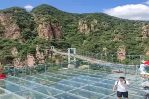 Стеклянный мост в горах Тяньюн - 7