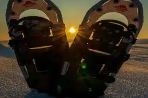 Яркая прогулка по горе Горелой на снегоступах - 9