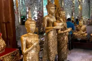 Реальный Таиланд: экскурсия по местам поклонения и силы — из Бангкока - 6