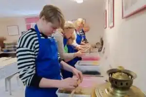 Во Пскове быть — бумагу лить