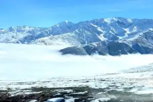 Над пропастью в горах: захватывающие панорамы Северной Осетии - 16