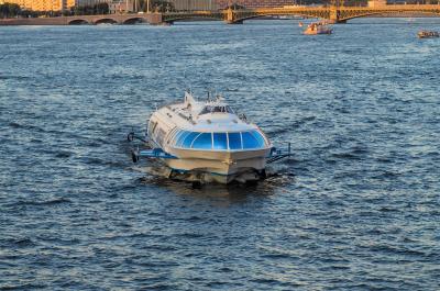 Большое путешествие в Кронштадт на скоростном судне