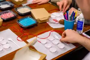 Два мастер-класса: «Шоколадные конфеты» и «Угадай аромат» - 4