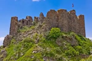 Гора Арагац и монастырь Сагмосаванк из Еревана - 2