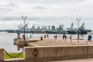 Из Петербурга в Кронштадт: поездка с краеведом в город-крепость - 3
