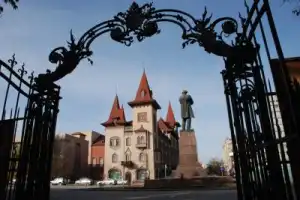 Таланты и поклонники: прогулка по центру культурной столицы Поволжья