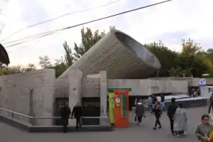 Советский модернизм в Ереване — с современным художником - 6