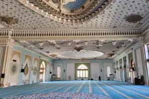 «Заглядывая в окна» — автопешеходная экскурсия по Ташкенту - 2