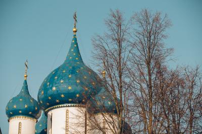 По Суздалю на автомобиле!