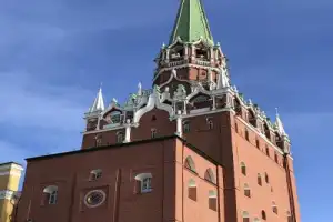 Вокруг Кремля: от Крещения Руси до Президента России - 7
