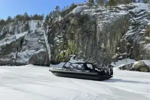 Прогулка по Ладожским шхерам на аэролодке