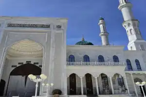 «Заглядывая в окна» — автопешеходная экскурсия по Ташкенту - 7