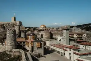 Горы и море: классический тур по Грузии с трансфером к побережью