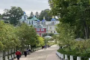 Святые Печоры и древний Изборск: экскурсия в небольшой группе - 6