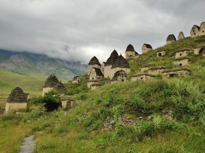 Топ-места Осетии: Даргавс, Мидаграбинские водопады и качели над пропастью - 14