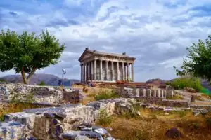 Из Еревана — к историческим богатствам Из Еревана — к историческим богатствам