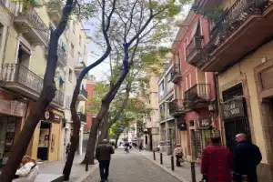 Прогулка по району Грасия Прогулка по району Грасия