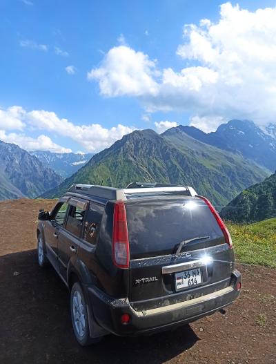 Лавочка над пропастью и наскальная крепость в Урсдоне - 8