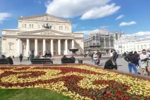 По Красной площади и центру Москвы — пешком и на автобусе По Красной площади и центру Москвы — пешком и на автобусе