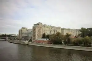 Вокруг Дома на набережной с его жителем - 22