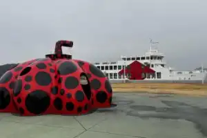 Весь день на Наосиме: современное искусство и велопрогулка по арт-острову Весь день на Наосиме: современное искусство и велопрогулка по арт-острову