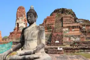 Из Бангкока в Аюттайю — древнюю столицу Сиама Из Бангкока в Аюттайю — древнюю столицу Сиама