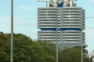 Главное в Мюнхене — на Tesla - 22