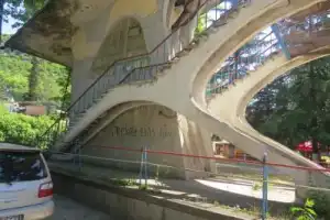 Ничто не вечно. Застывшие канатки Чиатуры и санатории Цхалтубо - 18