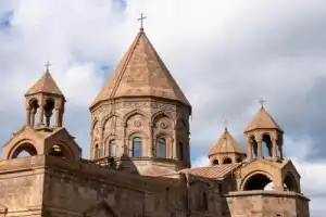 Хор Вирап, святой Эчмиадзин и храм Звартноц Хор Вирап, святой Эчмиадзин и храм Звартноц