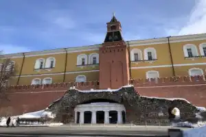 Вокруг Кремля: от Крещения Руси до Президента России - 10