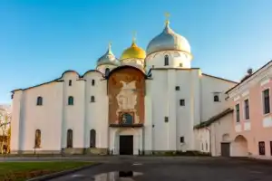 Кремль — сердце Великого Новгорода Кремль — сердце Великого Новгорода