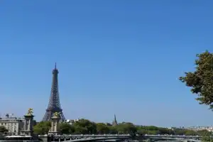 Мода сквозь улицы Парижа: от Людовика XIV до Dior - 2