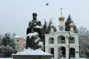 Тольятти: от советских дворцов до неоготического замка - 11
