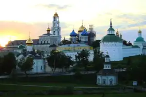 Сергиев Посад: возле стен монастырских - 13