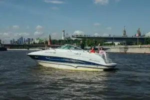 На каютной яхте «Вальяжная» по центру Москвы - 13