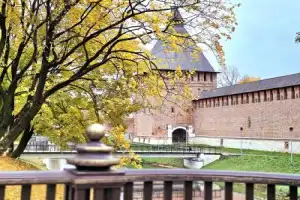 38 башен Смоленска — «ожерелье всея Руси» 38 башен Смоленска — «ожерелье всея Руси»