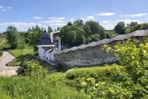 Из Пскова в Изборск и Печоры: две крепости, две святыни - 10