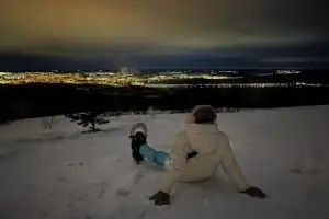 Вечерний нетуристический Мурманск: хайкинг в группе на гору Горелая - 16