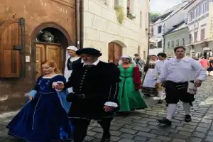 Королевский Крумлов Чешский и замок Глубока-над-Влтавой (в мини-группе) - 11