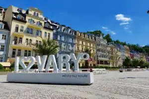 Легенды замка Локет и курортная гармония Карловых Вар — из Праги - 7