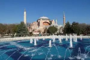 Турецкий калейдоскоп: ландшафты Каппадокии и колорит Стамбула Турецкий калейдоскоп: ландшафты Каппадокии и колорит Стамбула