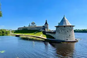 Псков с воды: на сапах вдоль древней крепости - 7